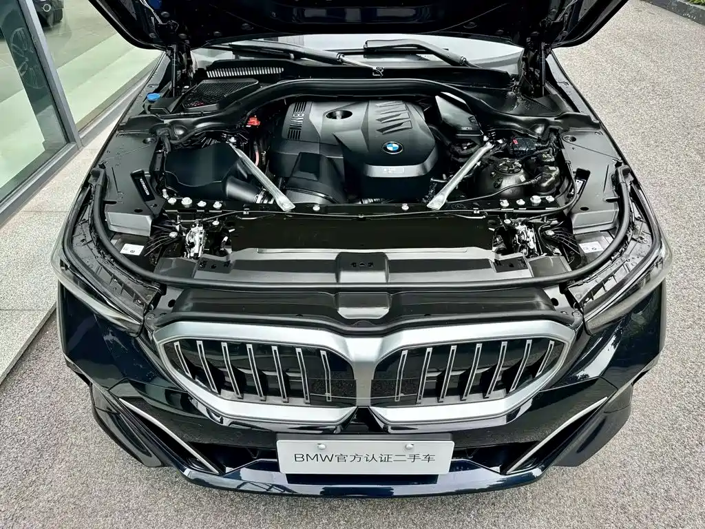 Photo 12 - BMW 5 Series
