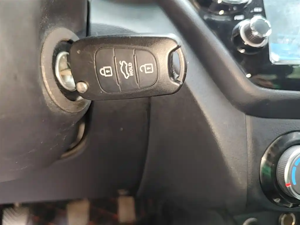Kia K2 2015 Sedan 1.4L MT GLS фото 9