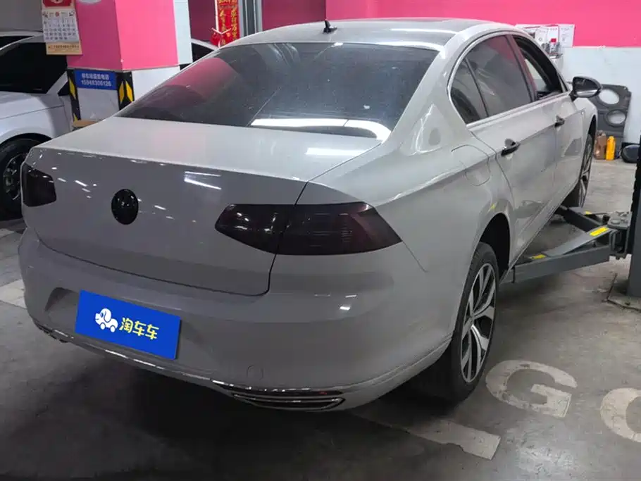Volkswagen Magotan 2018 330TSI DSG Premium фото 3