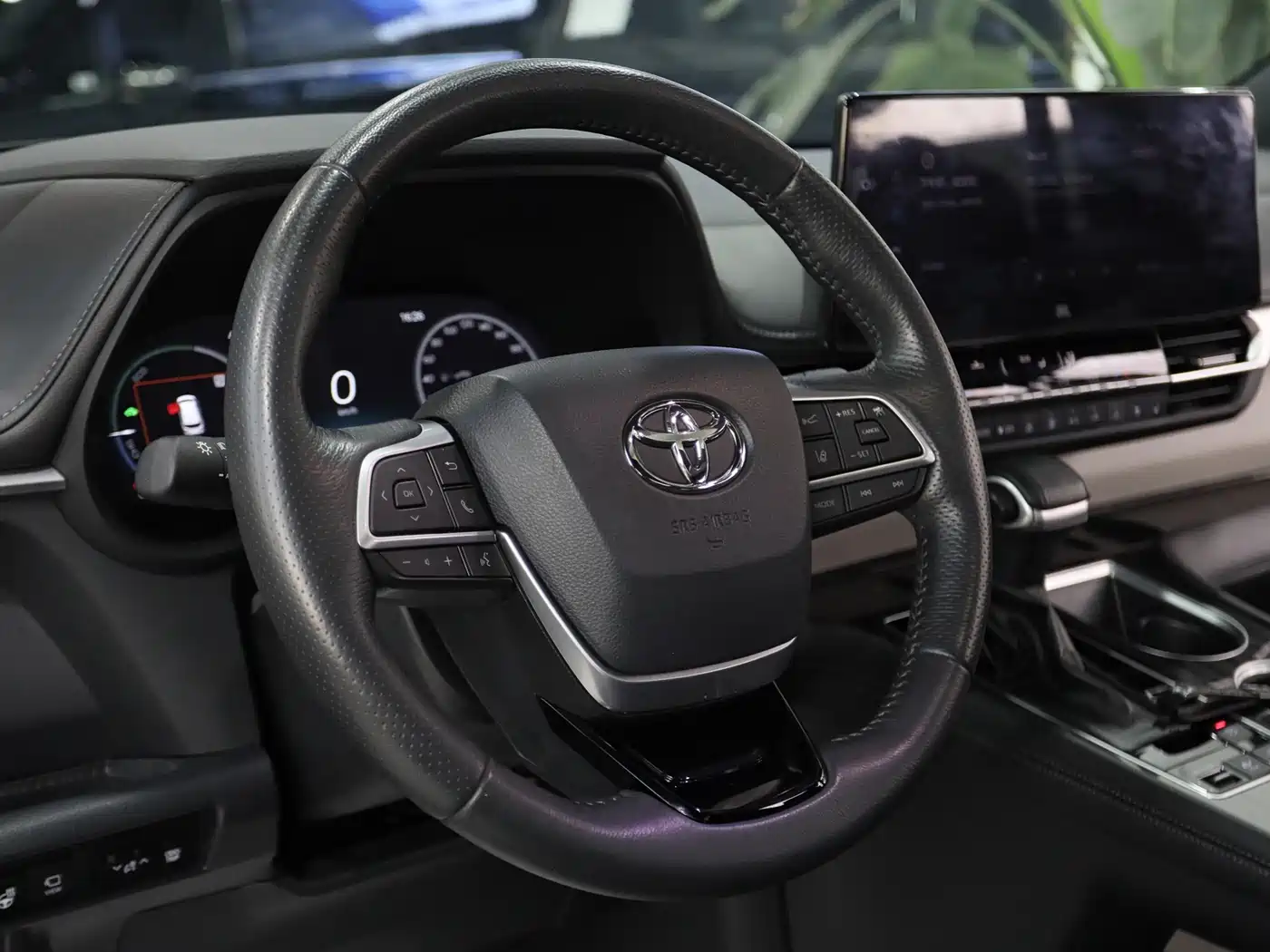 Toyota Granvia 2023 2.5L Hybrid Flagship VIP Edition фото 6