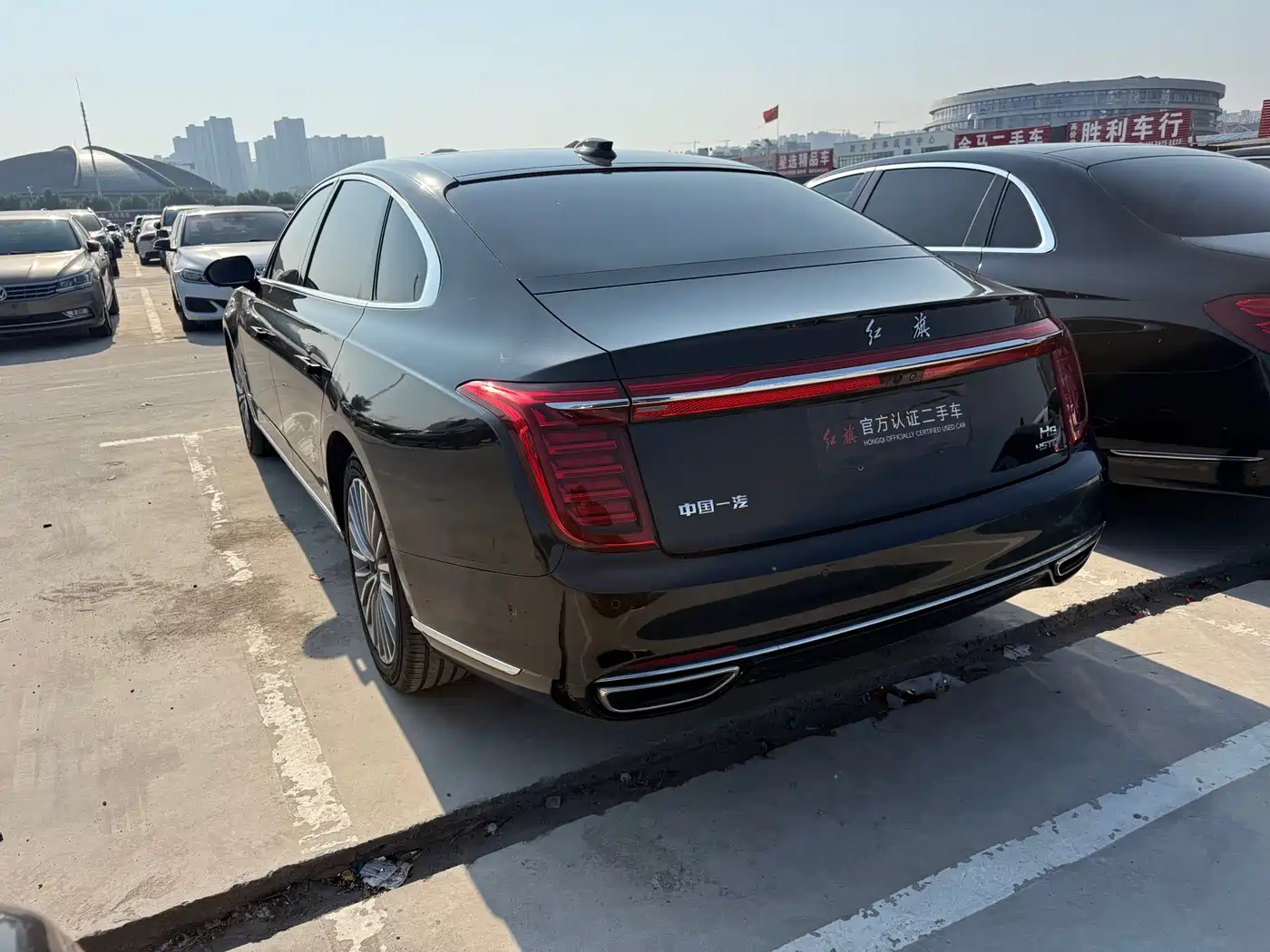 Hongqi H9 2022 2.0T Smart Connect Flag Smooth Edition фото 7