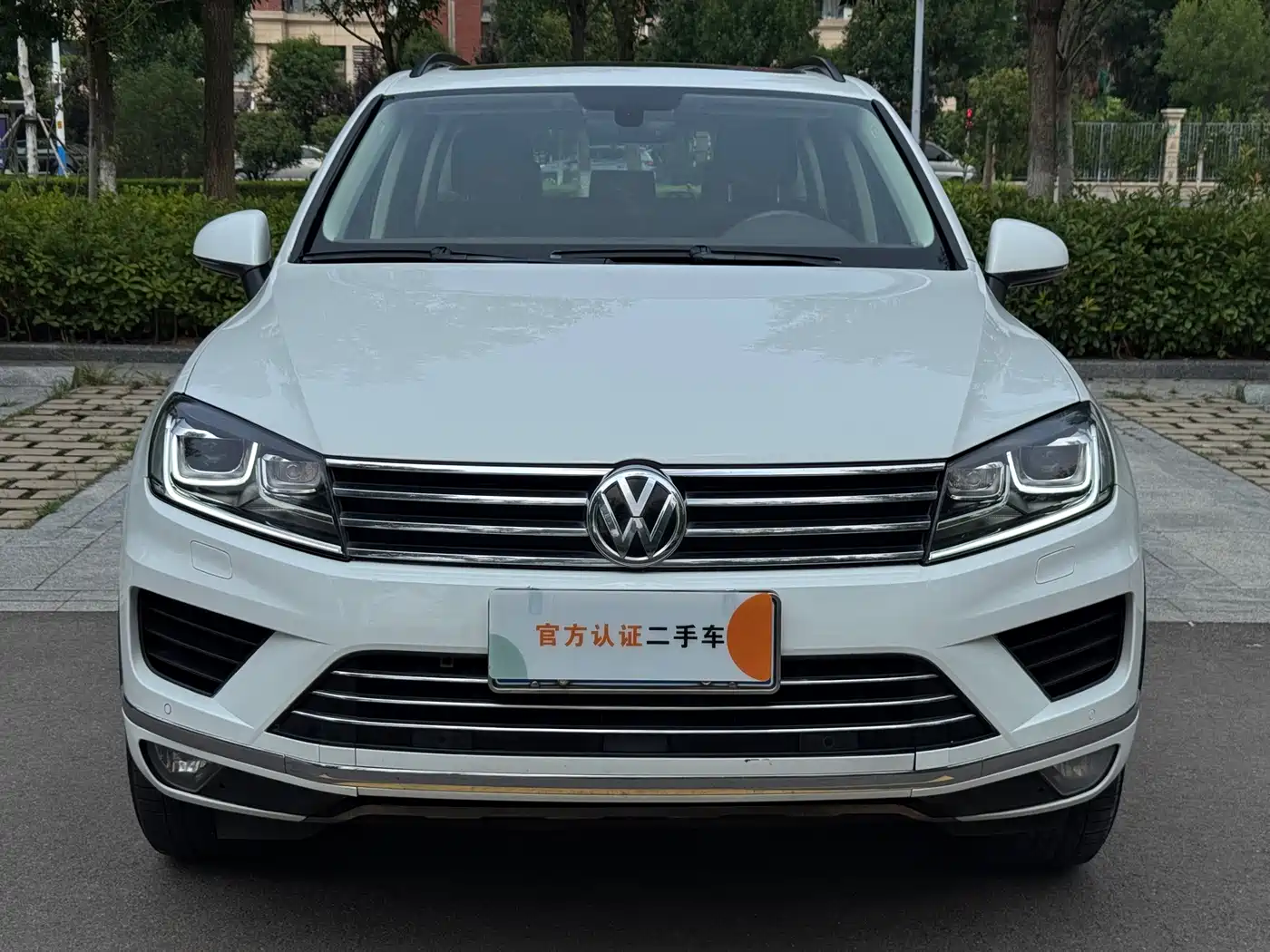 Фото 2 - Volkswagen Touareg