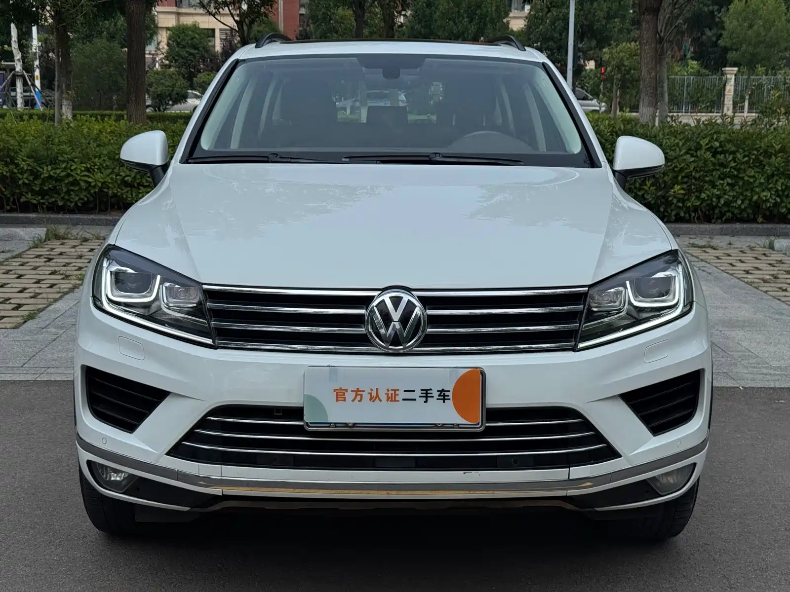 Photo 2 - Volkswagen Touareg