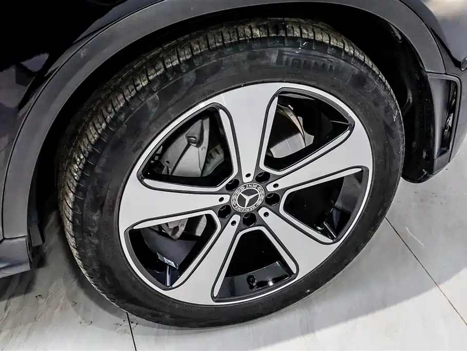 Mercedes-Benz GLC 2022 Facelift GLC 300 L 4MATIC Dynamic Collector's Edition фото 30