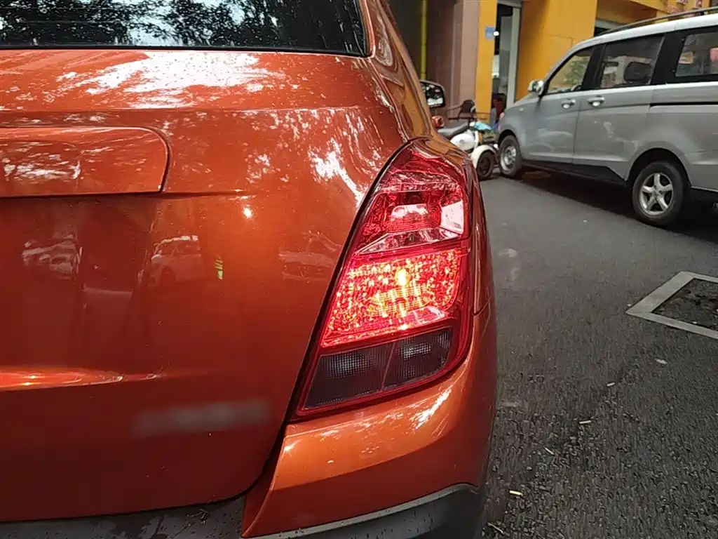 Chevrolet Trax 2014 1.4T Automatic 2WD Luxury фото 8