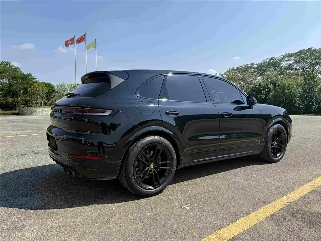 صورة 6 - Porsche Cayenne