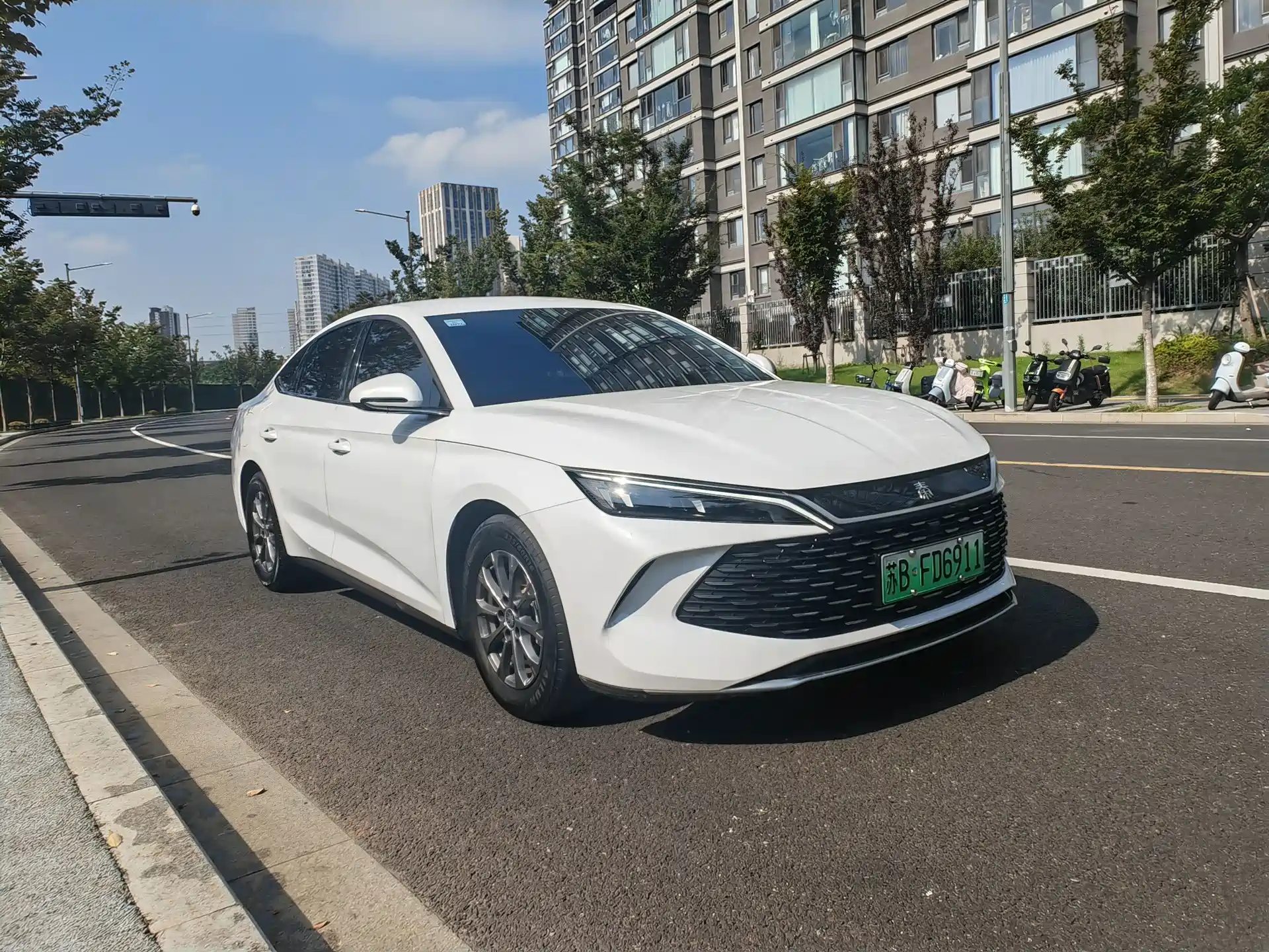 Photo 3 - BYD Qin L