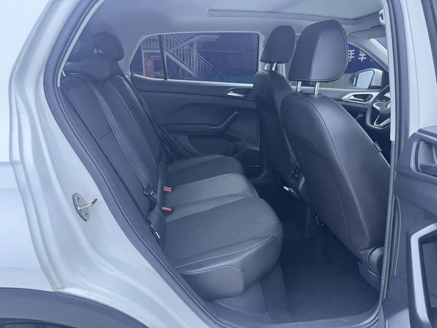 Volkswagen Tacqua 2024 2023 Model 200TSI DSG Joy Smart Connect Edition