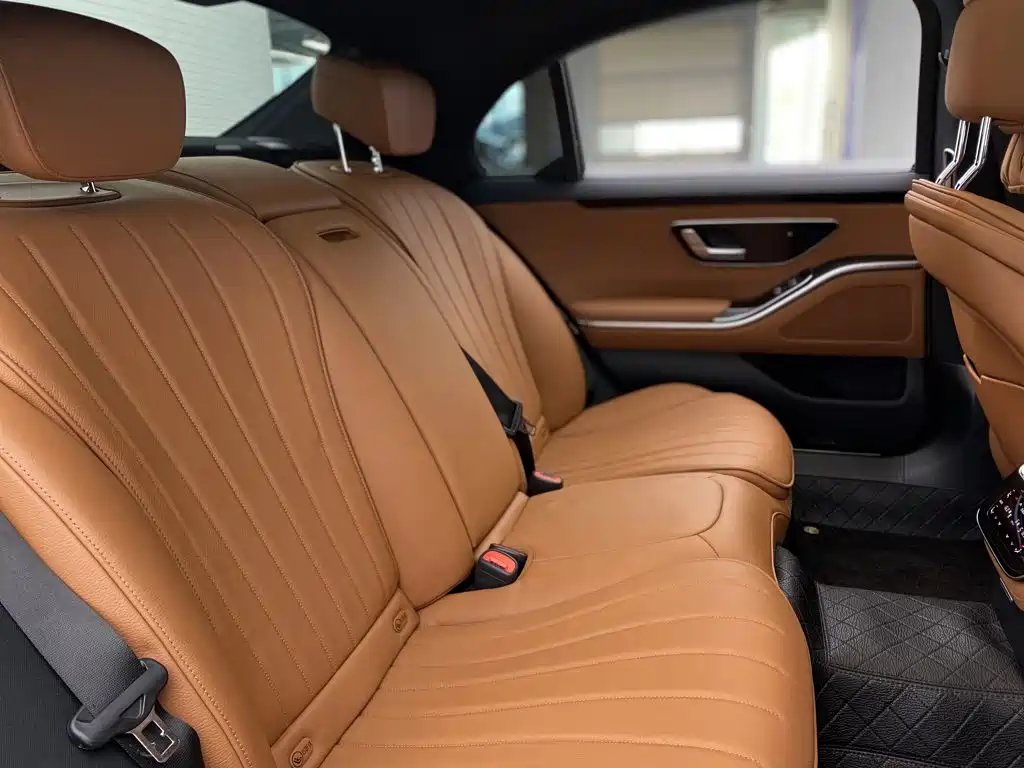 Фото 31 - Mercedes-Benz S-Class
