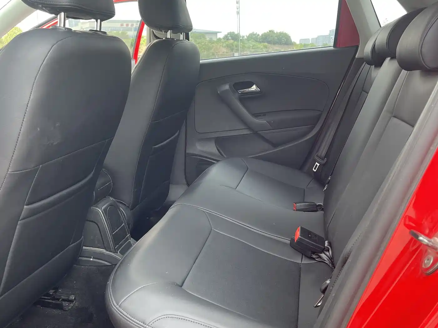 Volkswagen Polo 2014 1.6L Automatic Comfort Edition фото 12