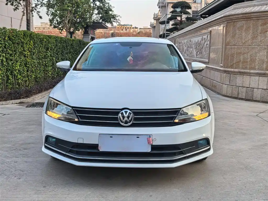 Volkswagen Sagitar 2017 230TSI Automatic Comfort фото 2