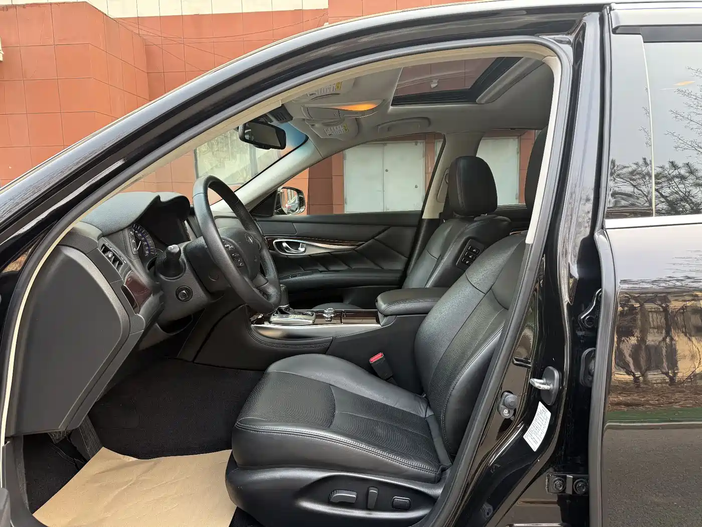 Infiniti Q70 2015 Q70L 3.5L Hybrid Premium фото 9