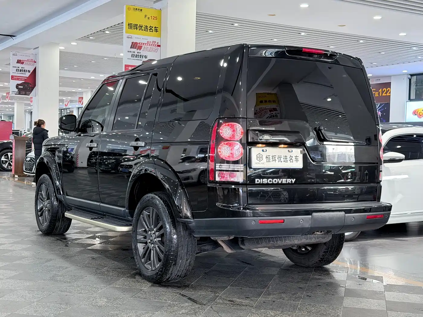 Land Rover Discovery 2016 3.0 SC Black Edition SE фото 4