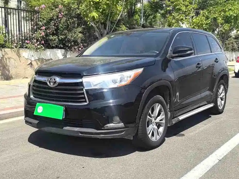 Фото 1 - Toyota Highlander