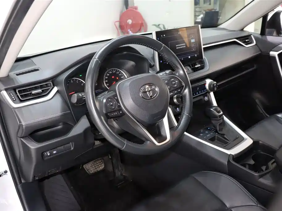 Toyota Wildlander 2022 2.0L CVT FWD Luxury Edition фото 9