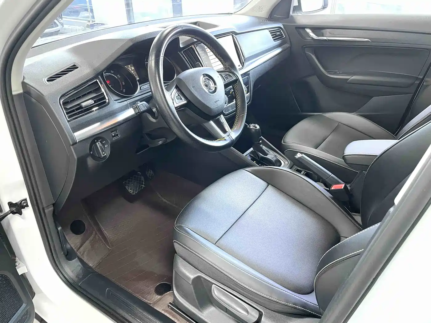Škoda Kamiq 2021 1.5L Auto Comfort Edition фото 5