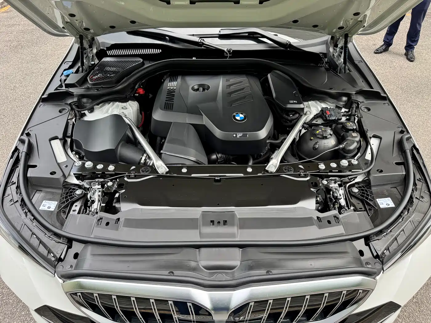 BMW 5 Series 2025 530Li Premium M Sport Package фото 21