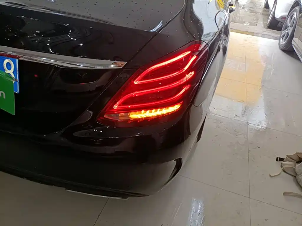 Mercedes-Benz C-Class 2015 Facelift C 200 L Sport фото 8