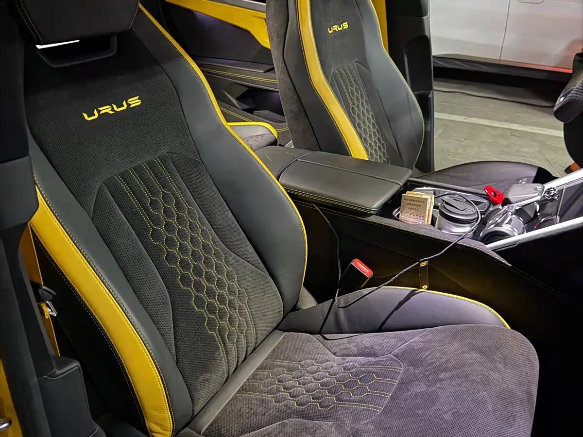 Фото 9 - Lamborghini Urus