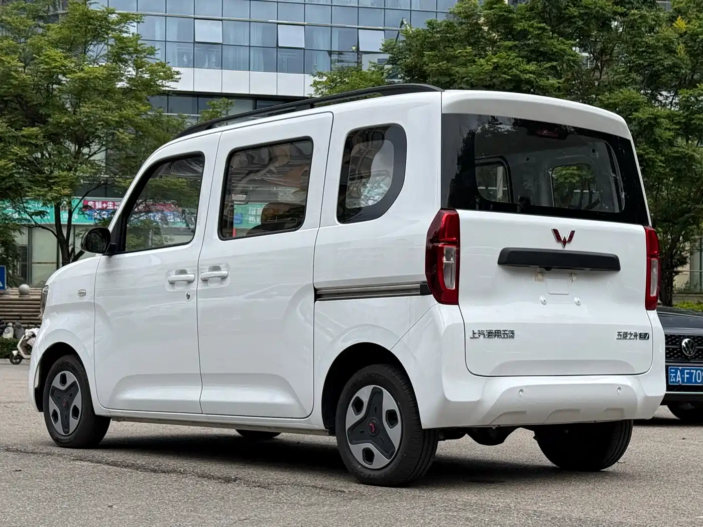 Wuling Motors Wuling Zhiguang NEV 2026 2025 Model 305km Base Version