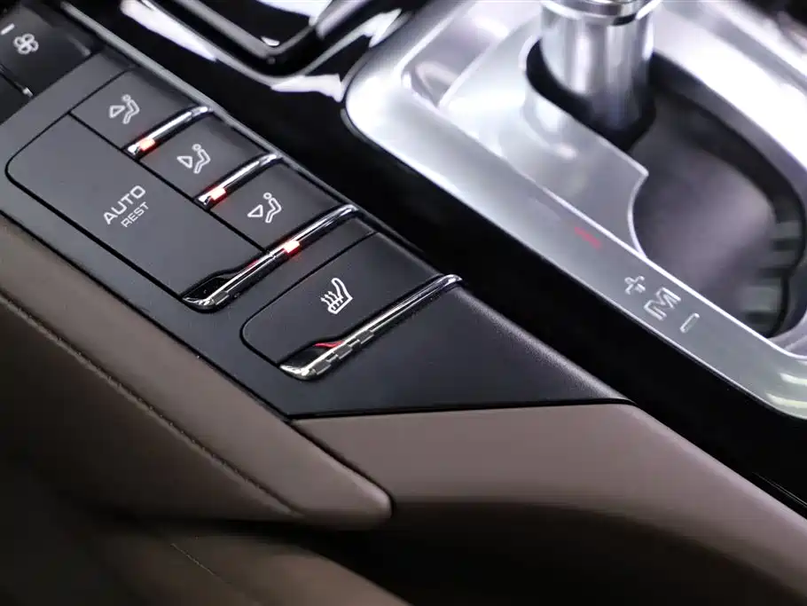 Porsche Cayenne 2014 Cayenne Platinum Edition 3.0T фото 11