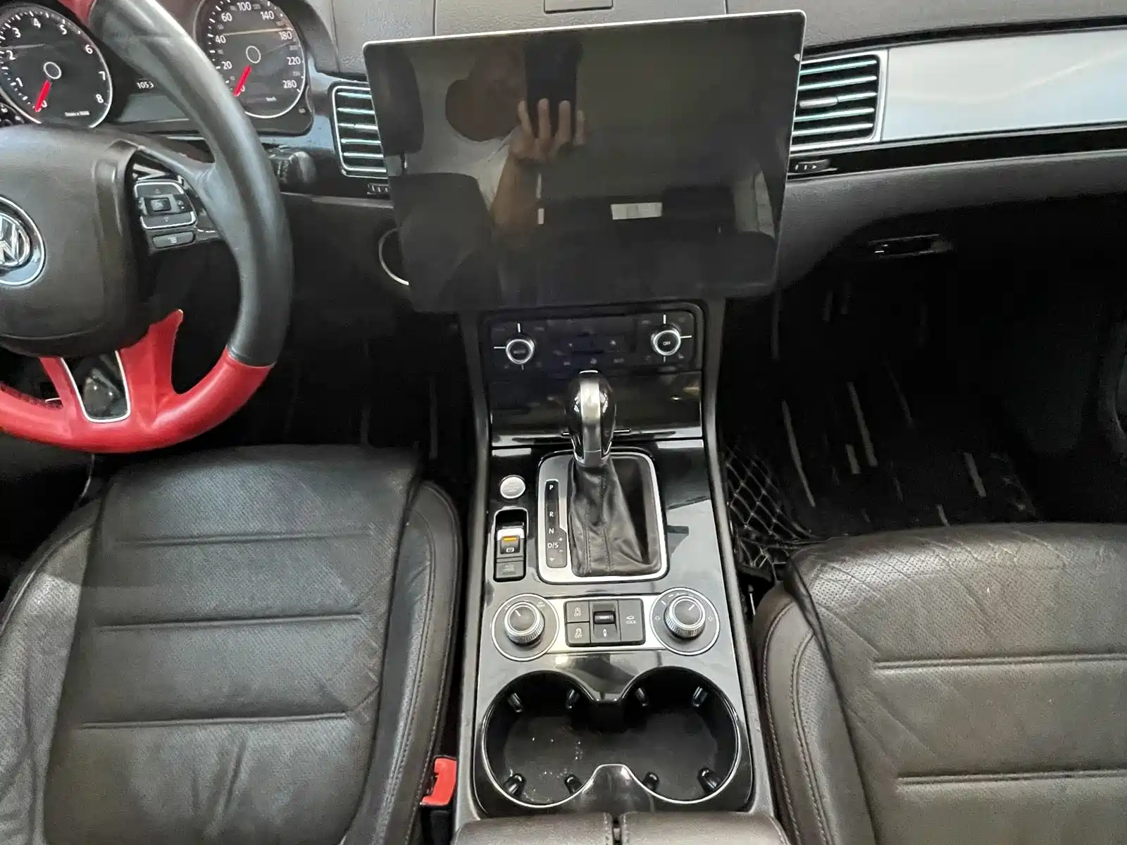 Фото 15 - Volkswagen Touareg