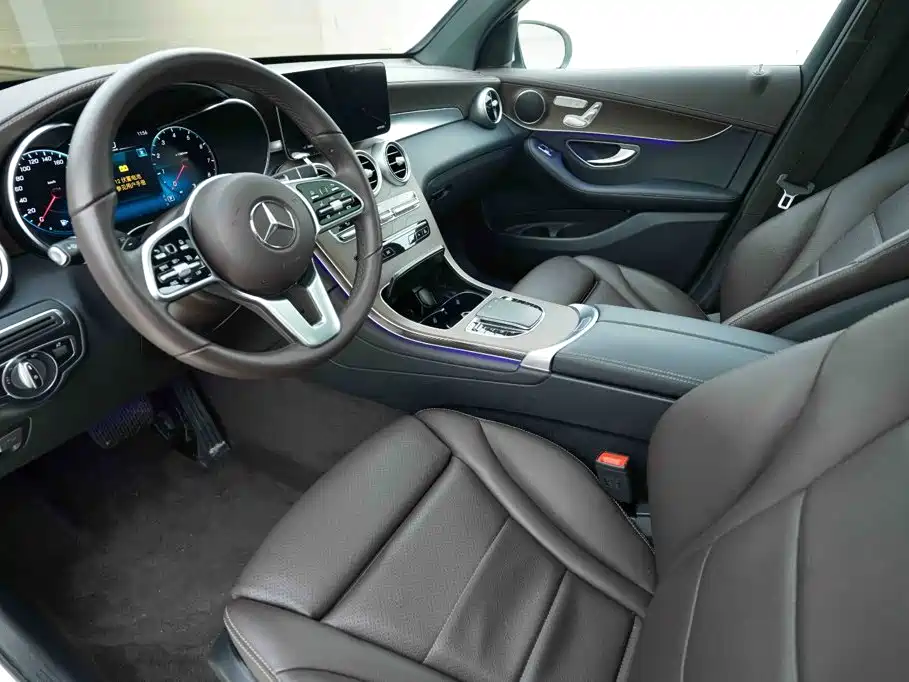 Photo 9 - Mercedes-Benz GLC