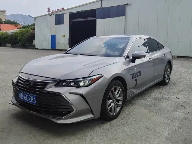 Toyota Avalon 2019 Hybrid 2.5L Luxury Edition China VI — фото 1