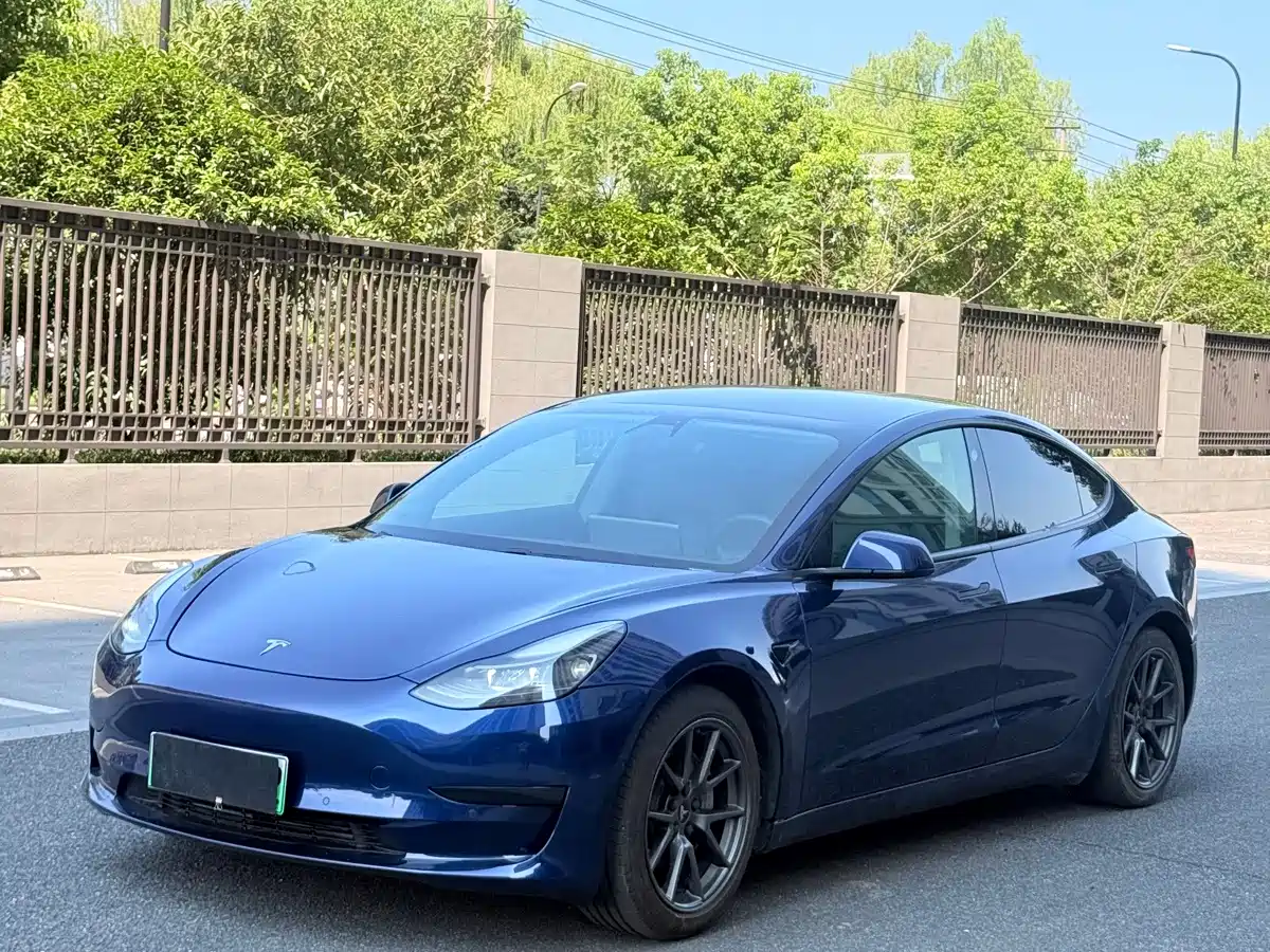 صورة 1 - Tesla Model 3