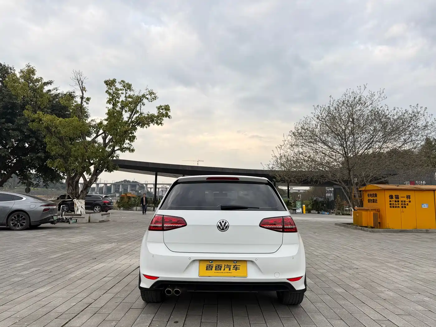 Volkswagen Golf 2017 280TSI Auto R-Line Millionth Anniversary Edition фото 5