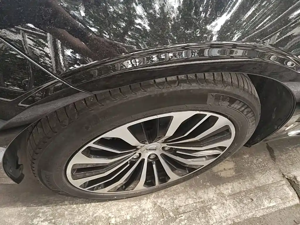 Volvo S90 2025 2024 B5 Momentum Luxury Edition