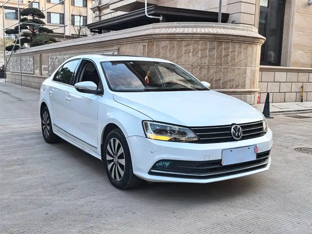 Volkswagen Sagitar 2017 230TSI Automatic Comfort фото 3