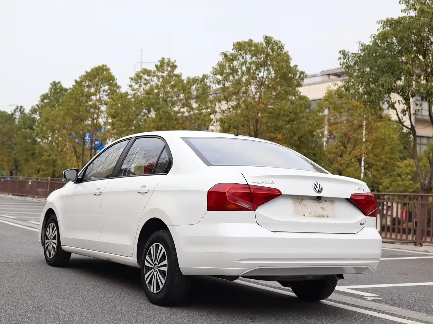 Volkswagen Jetta 2019 Dream Edition 1.5L Auto Fashion фото 5