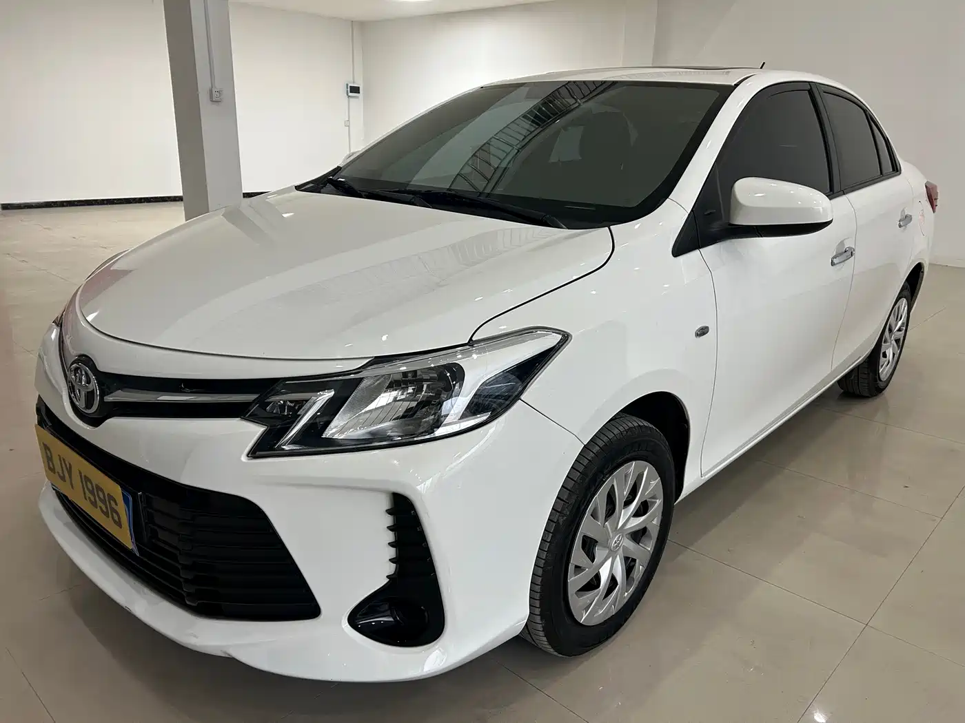 Toyota Vios 2022 1.5L 20th Anniversary Edition фото 2