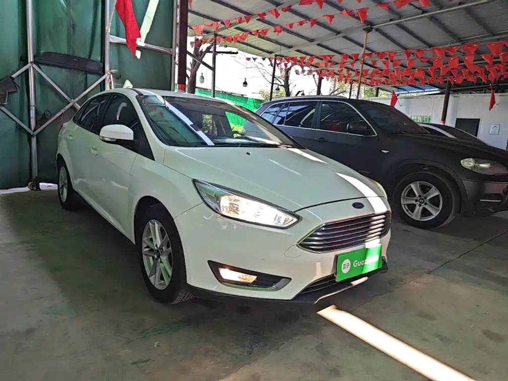 Фото 4 - Ford Focus