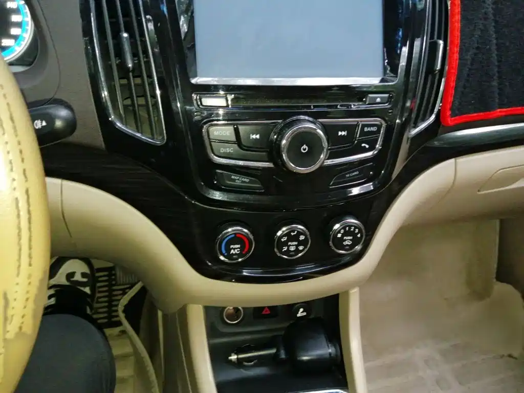 Baojun 730 2015 2014 1.5L Manual Comfort ESP Edition 7-Seater