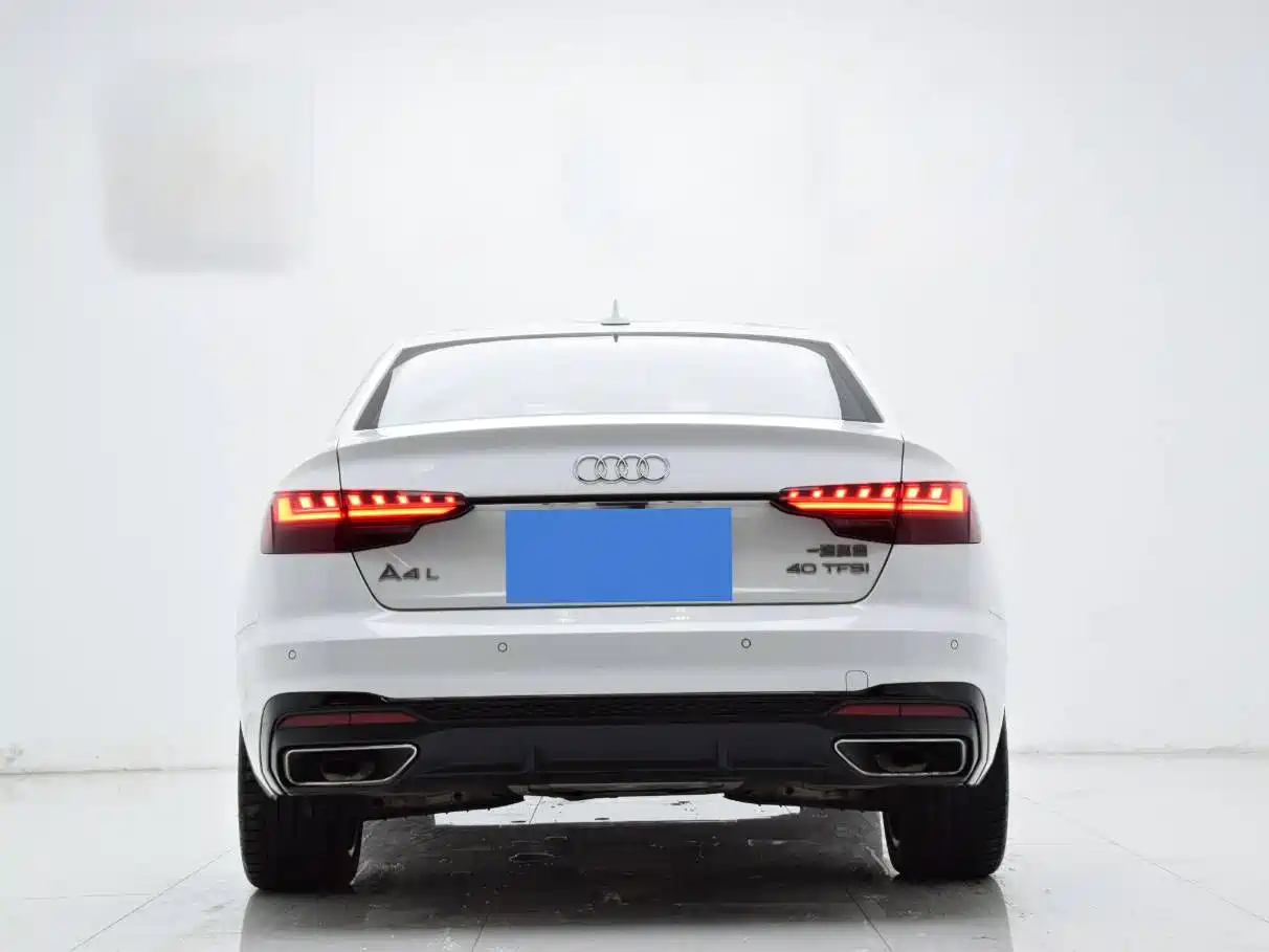 Фото 5 - Audi A4L