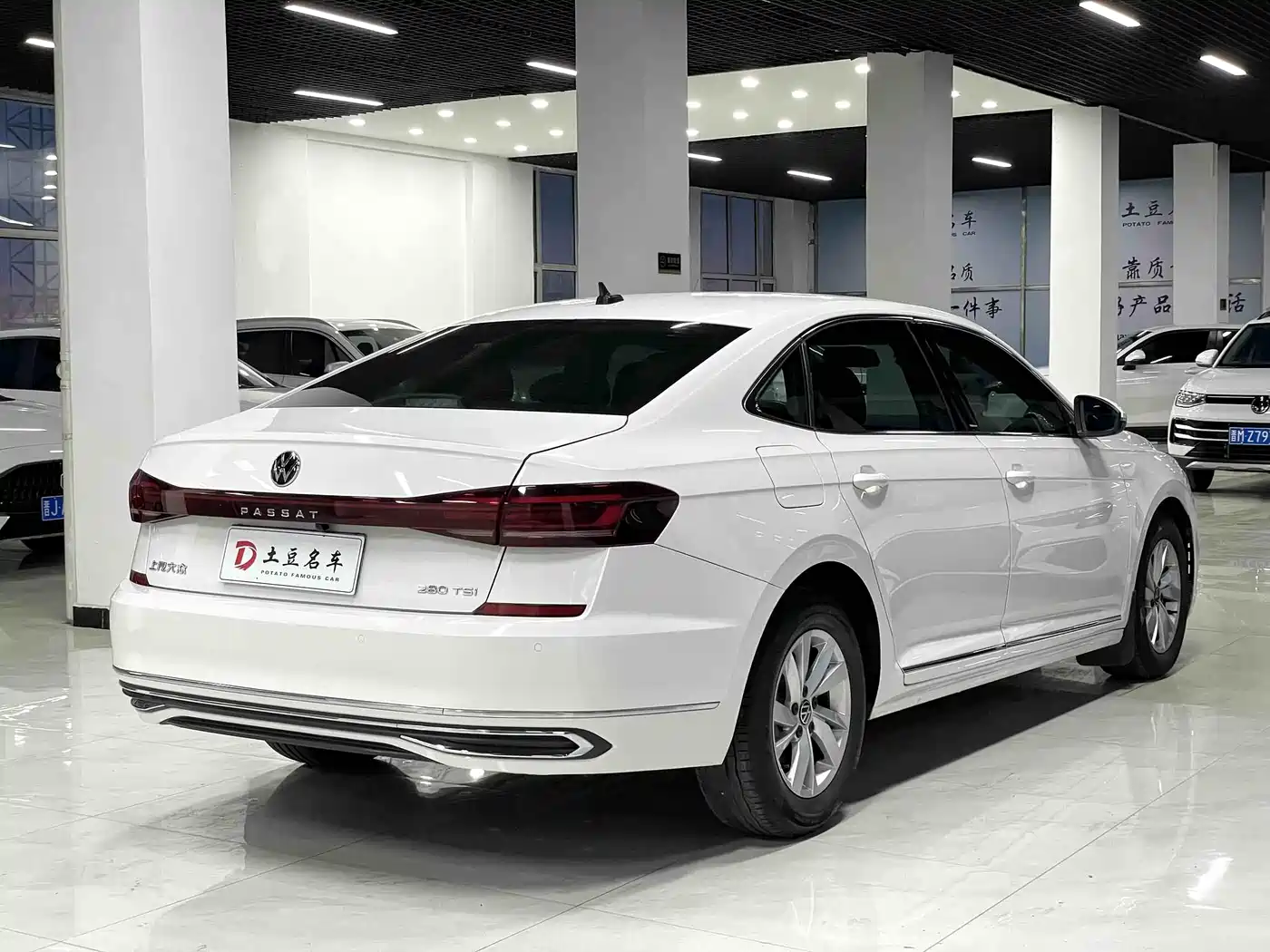 Volkswagen Passat 2023 Facelift 280TSI Business Edition фото 4