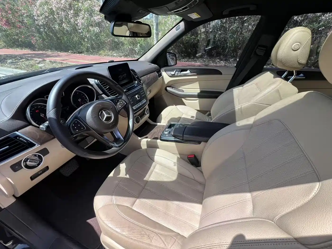 Mercedes-Benz GLE 2016 GLE 320 4MATIC Luxury фото 7