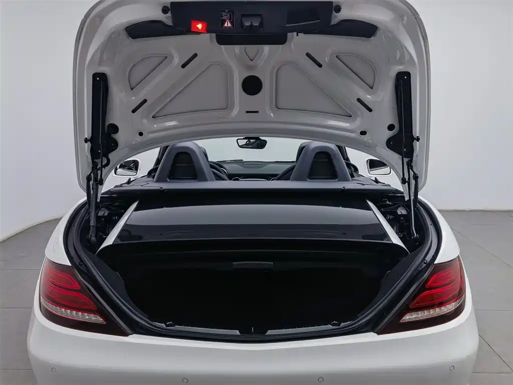 Mercedes-Benz SLC 2018 SLC 260 Dynamic фото 16