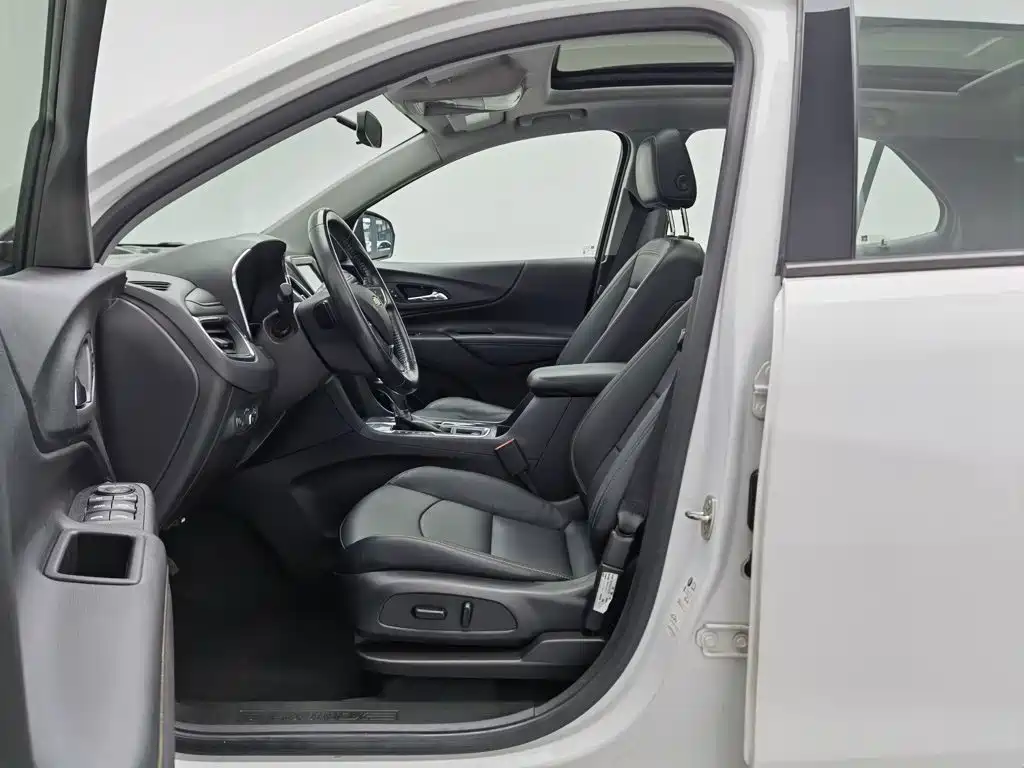 Фото 10 - Chevrolet Equinox