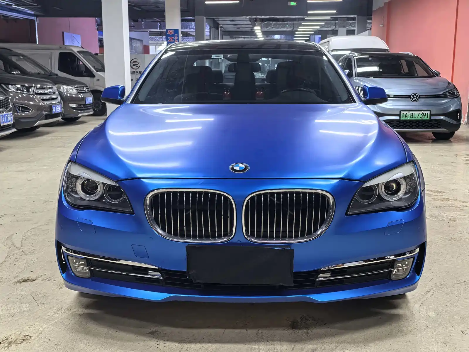 Фото 2 - BMW 7 Series