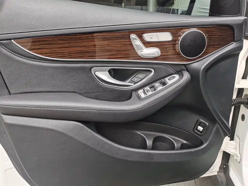 Mercedes-Benz GLC 2019 GLC 260 L 4MATIC Dynamic фото 18