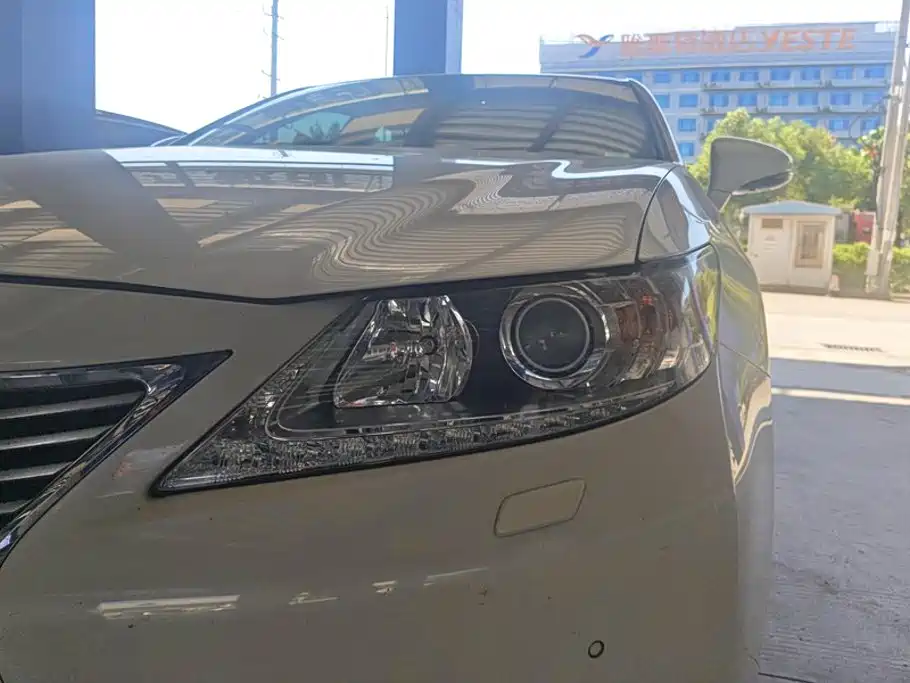 Фото 5 - Lexus ES