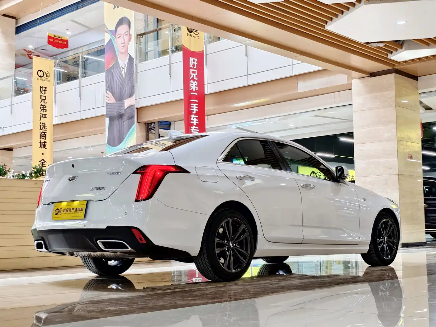 CADILLAC CT4