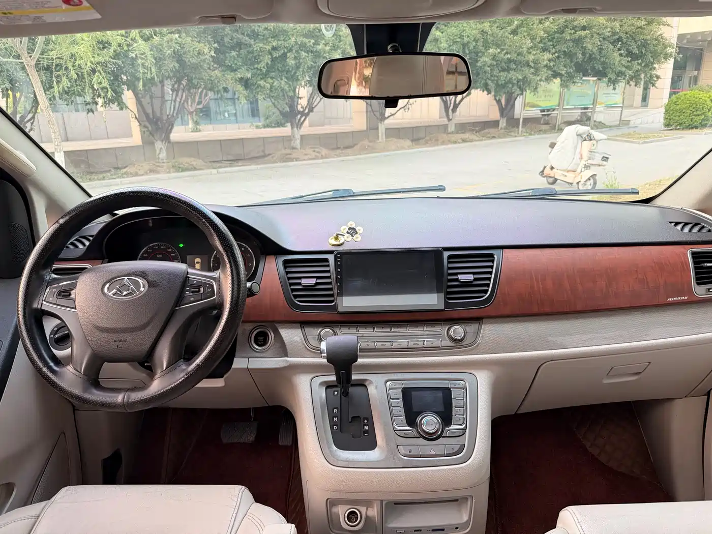 SAIC Maxus Maxus G10 2014 2.0T Automatic Luxury Executive Edition фото 4