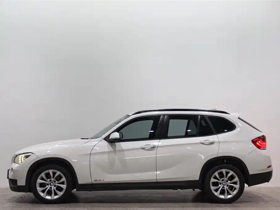 BMW X1 (Import) 2012 sDrive18i Luxury фото 3