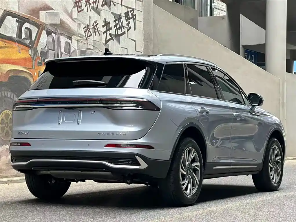 LINCOLN ADVENTURER