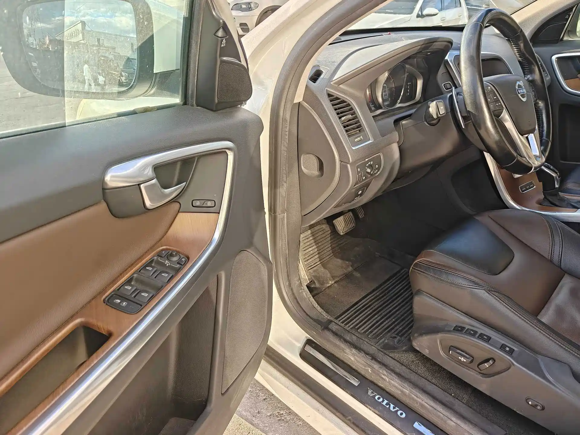 Фото 6 - Volvo XC60