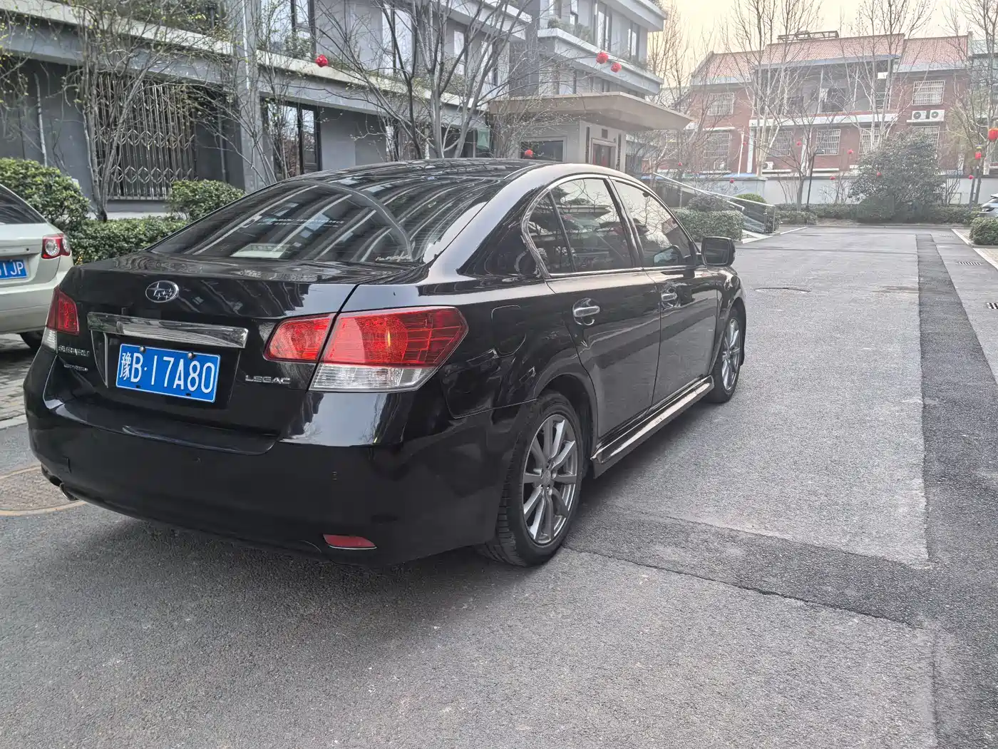 Subaru Legacy 2010 2.5i Luxury Navigation Edition фото 4